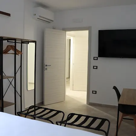 Sisina's Apartahotel 3*